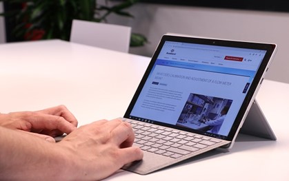 筆記本電腦屏幕:化學(xué)氣相沉積-CVD 示例